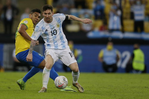 阿根廷著名足球球星是谁（阿根廷的著名足球明星）